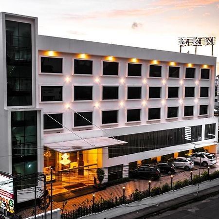 Hotel Kkm International Thiruvananthapuram Esterno foto