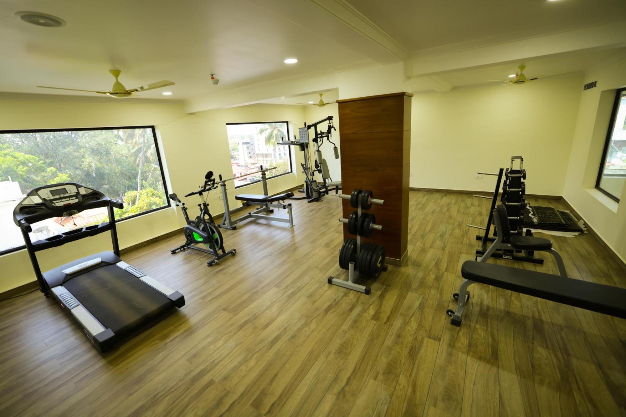 Hotel Kkm International Thiruvananthapuram Esterno foto