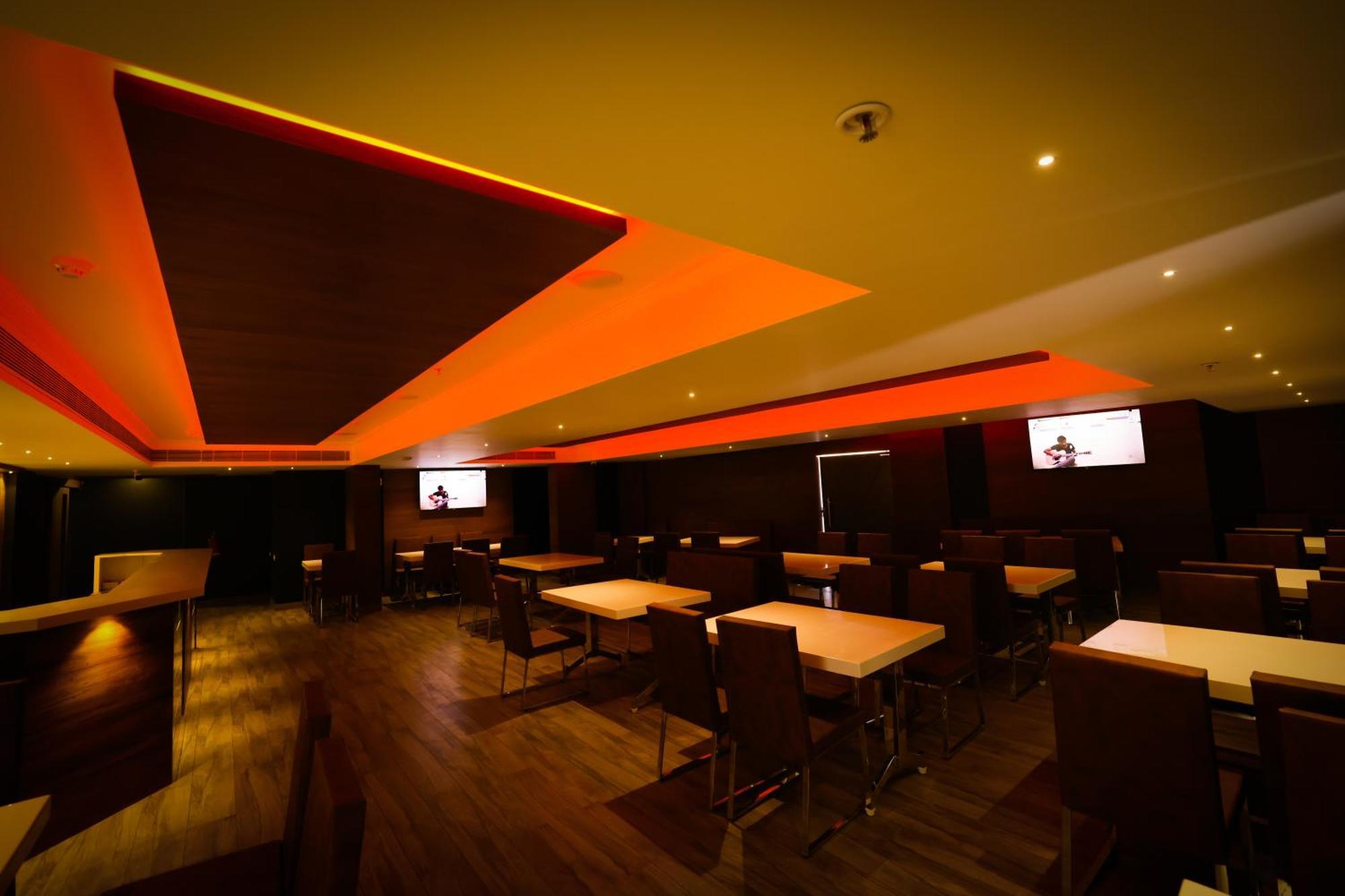 Hotel Kkm International Thiruvananthapuram Esterno foto