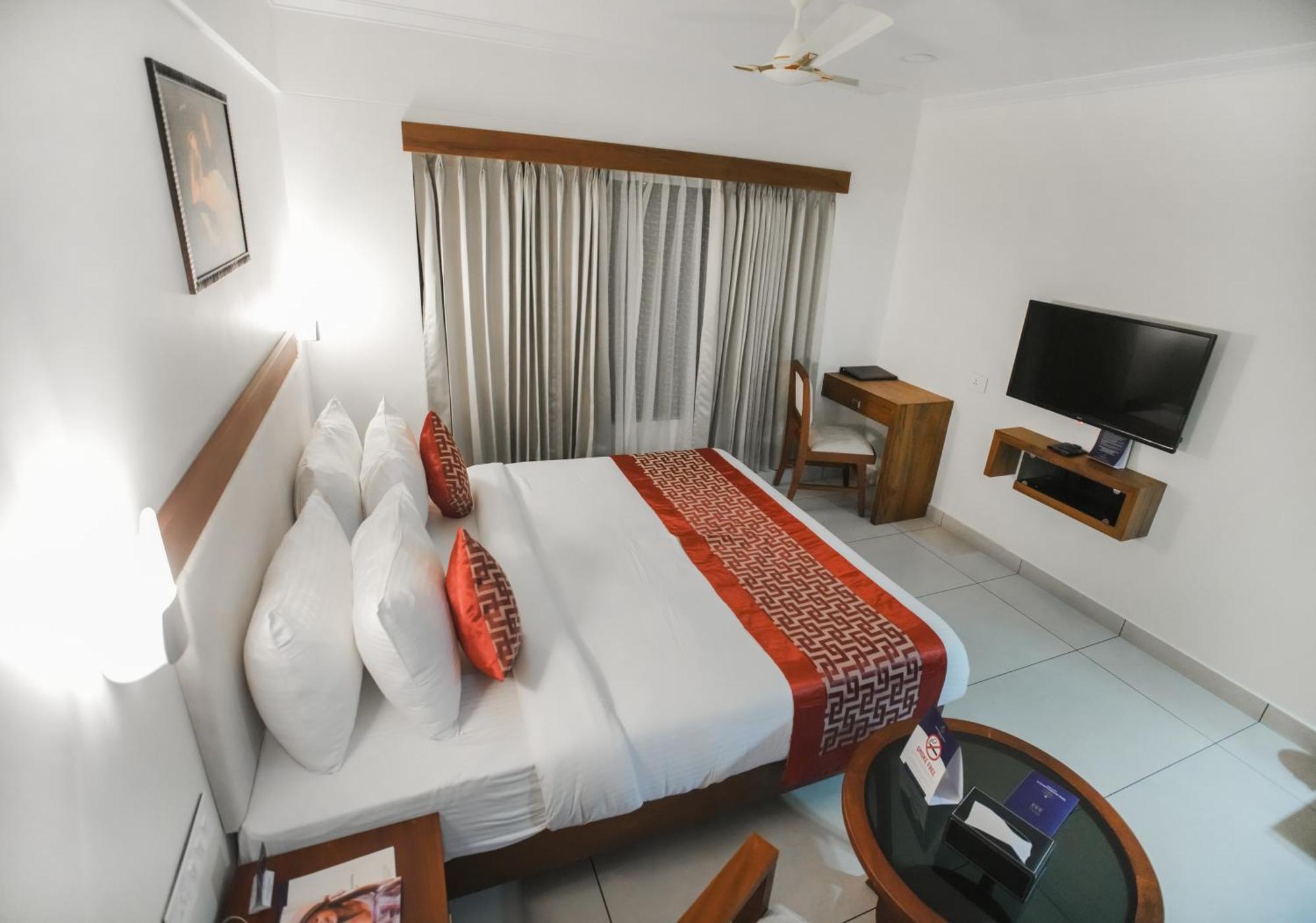 Hotel Kkm International Thiruvananthapuram Esterno foto