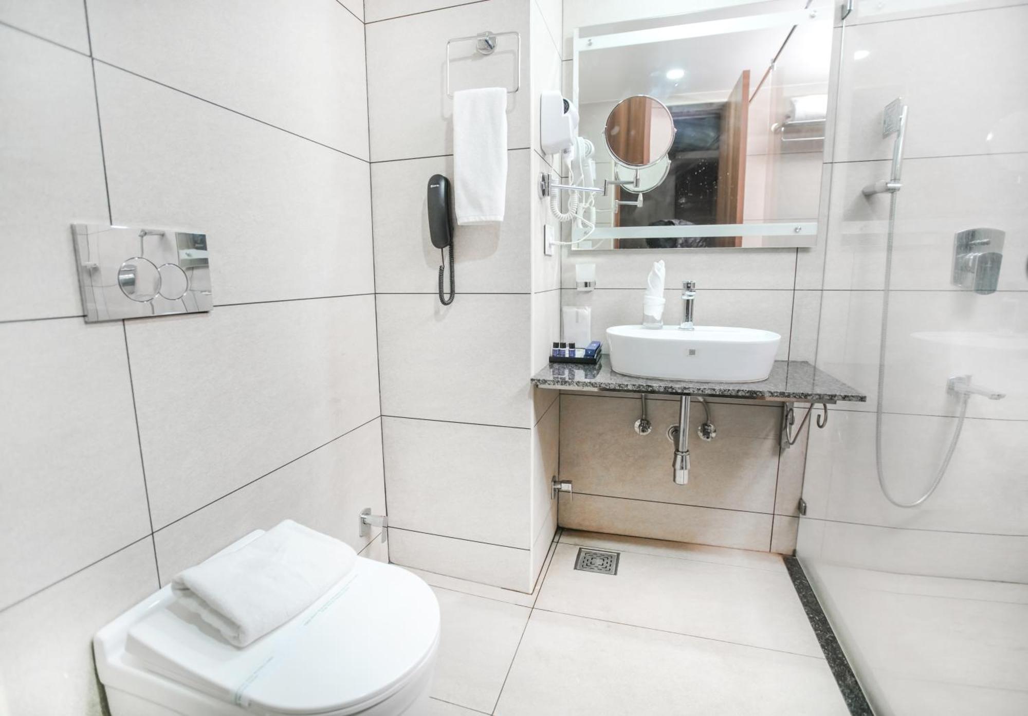 Hotel Kkm International Thiruvananthapuram Esterno foto